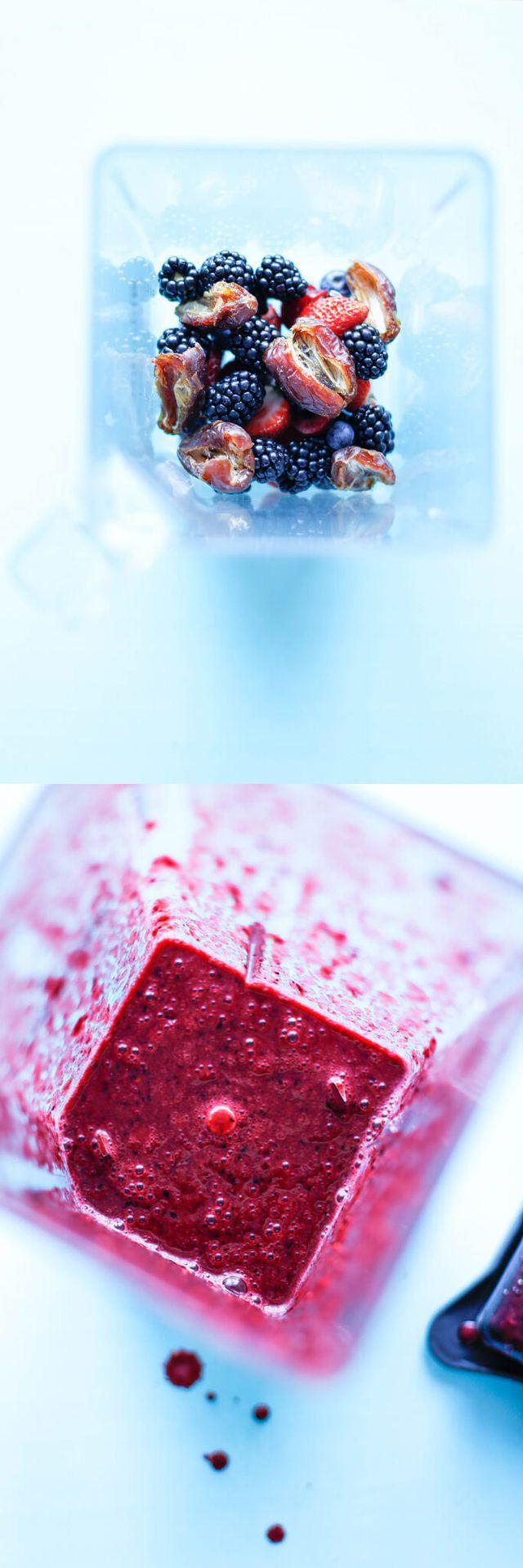 รูปภาพ:http://simplycrudelicious.com/wp-content/uploads/2016/08/Date-caramel-berry-sauce-ice-cream-topping-sweet-and-tart-delicious-summer-treats-recipe-dessert-blueberries-cherries-raspberries-strawberries-blackberries-glutenfree-nutfree-1.jpg
