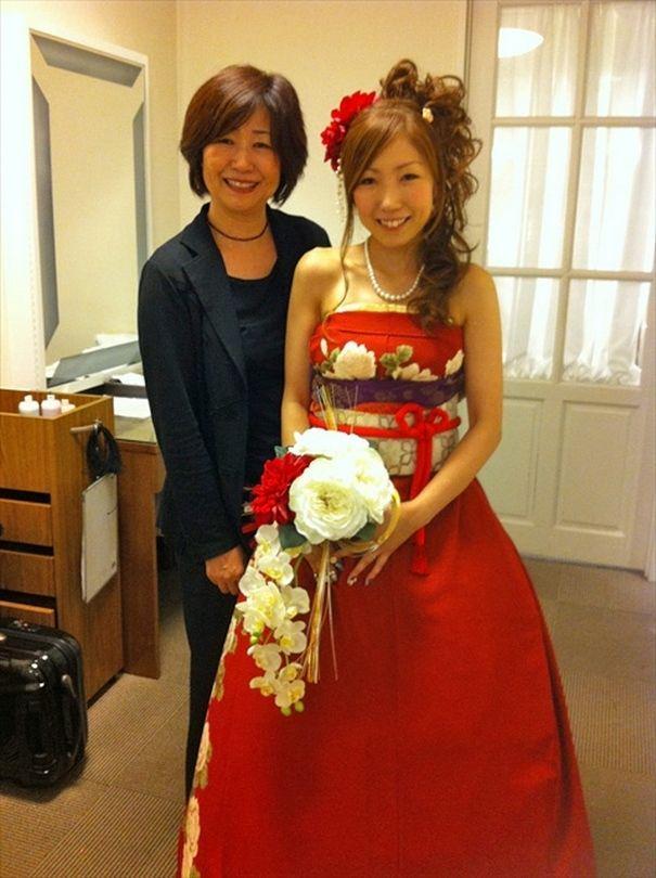 รูปภาพ:http://static.boredpanda.com/blog/wp-content/uploads/2016/12/furisode-kimono-wedding-dress-japan-33-585a393990ed2__605.jpg