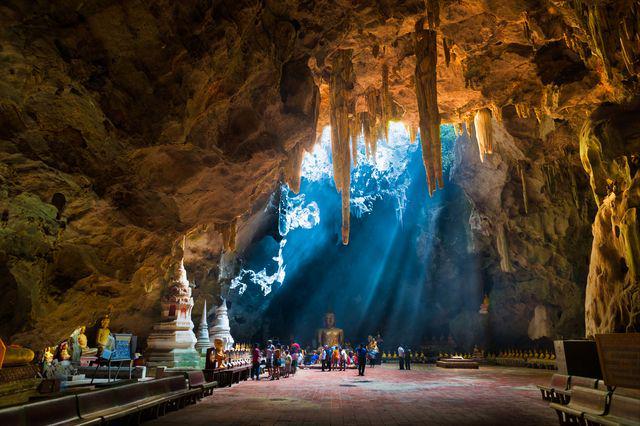 รูปภาพ:https://cdn.theculturetrip.com/wp-content/uploads/2015/11/shutterstock_302292758.jpg