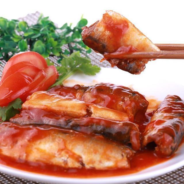 รูปภาพ:http://image.made-in-china.com/2f0j00GyoEFKhafjqe/Good-Quality-155g-Canned-Sardine-Fish-in-Tomato-Sauce.jpg