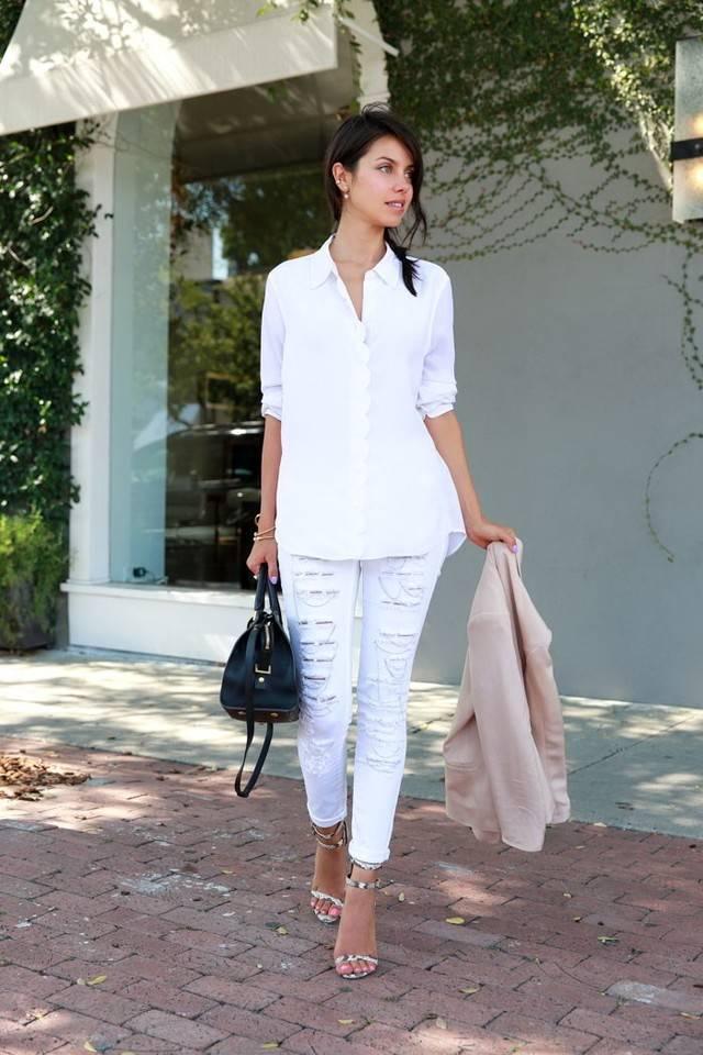รูปภาพ:http://fashiongum.com/wp-content/uploads/2015/06/White-Shirts-Street-Style-6-700x1050.jpg