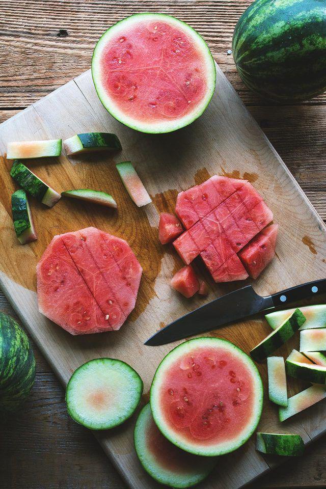 รูปภาพ:http://honestlyyum.com/wp-content/uploads/2015/06/watermelon.balsamic.cocktail.slushy.vitamix.7.1.jpg