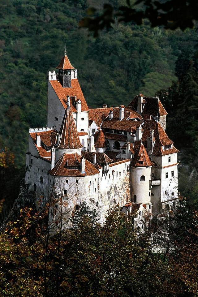 รูปภาพ:http://www.bran-castle.com/assets/castle/06-full.jpg