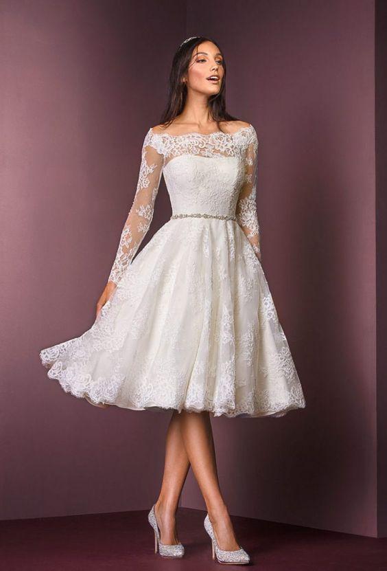 รูปภาพ:http://www.himisspuff.com/wp-content/uploads/2016/12/long-sleeve-lace-knee-length-wedding-dress-via-Ellis-Bridals.jpg