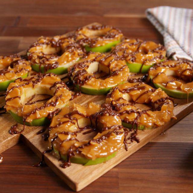 ตัวอย่าง ภาพหน้าปก:'Samoa Apple Bites' เมนูขนมง่ายๆ จากแอปเปิ้ลและคาราเมล อร่อยแบบพอดีคำ!