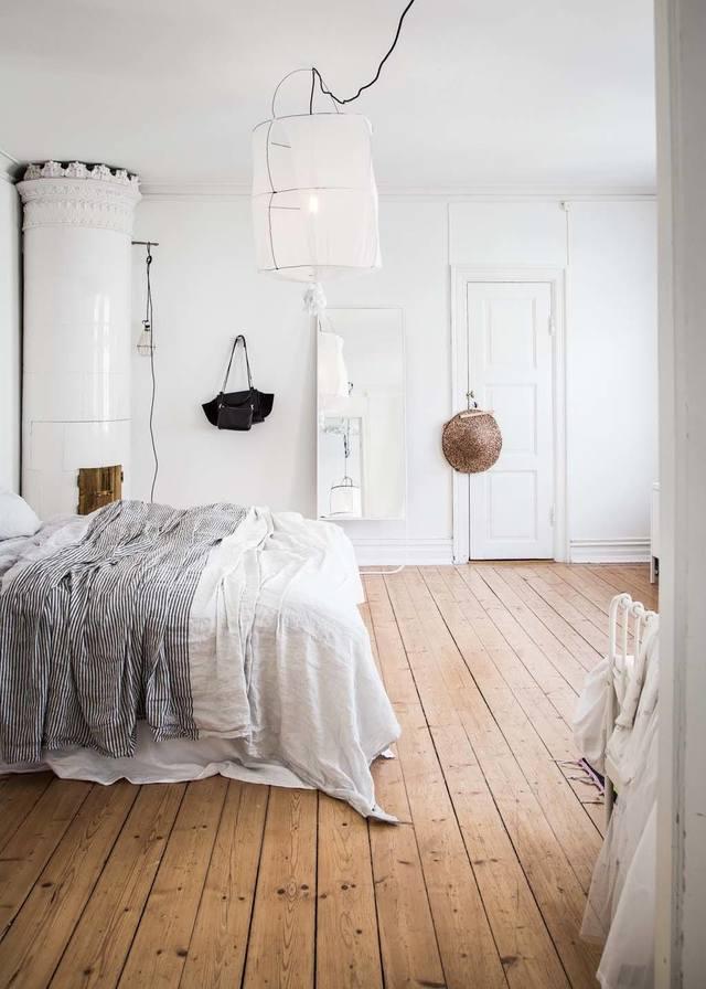รูปภาพ:http://px7qk1cydk2369wx0227gfn1.wpengine.netdna-cdn.com/wp-content/uploads/2016/02/Scandinavian-Bedroom-Ideas-04-1-Kindesign.jpg