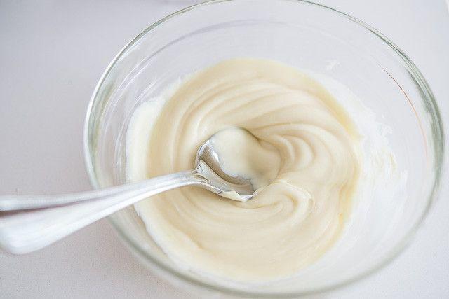 รูปภาพ:http://www.fifteenspatulas.com/wp-content/uploads/2015/02/White_Chocolate_Peanut_Butter_Recipe_fifteenspatulas_4-640x427.jpg