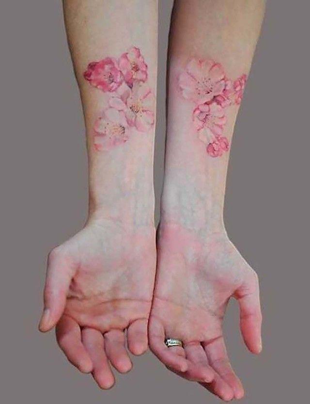 รูปภาพ:http://ellees.h-cdn.co/assets/15/37/1024x1332/1024x1332-ias-14-delicados-tatuajes-florales-que-nunca-pasaran-de-moda-en-color-12758879-1-esl-es-en-color-jpg.jpg
