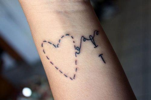 รูปภาพ:http://tattooeve.com/wp-content/uploads/2013/05/Treaded-Small-Heart-tattoo.jpg
