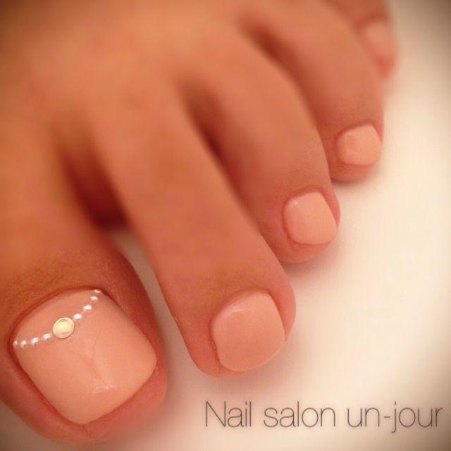 รูปภาพ:http://www.prettydesigns.com/wp-content/uploads/2015/08/Light-Pink-Toe-Nail-Design.jpg