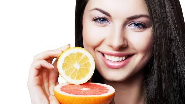 รูปภาพ:http://defwalls.com/wallpapers-n/brunettes-women-orange-fruits-models-healthy-grapefruits-citrine-_296787-21.jpg