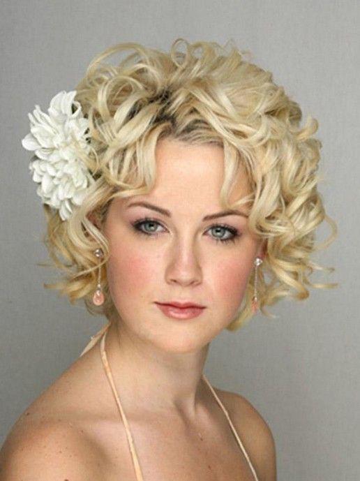 รูปภาพ:http://www.prettydesigns.com/wp-content/uploads/2013/03/Short-Blonde-Curly-Wedding-Hairstyle.jpg