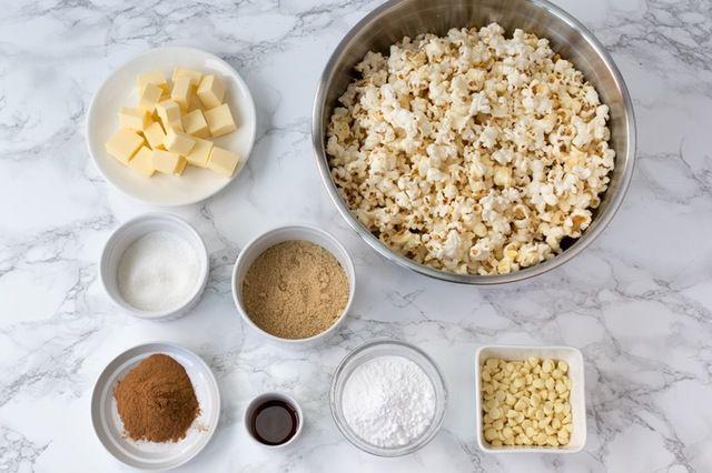 รูปภาพ:https://images.britcdn.com/wp-content/uploads/2017/01/Churro-Popcorn-with-White-Chocolate-Chips-ingredients.jpg?fit=max&w=800
