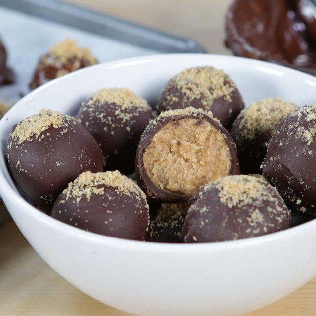 ตัวอย่าง ภาพหน้าปก:10 เมนูของเหล่า Chocolate Truffles อร่อยกรุบกรอบ 
