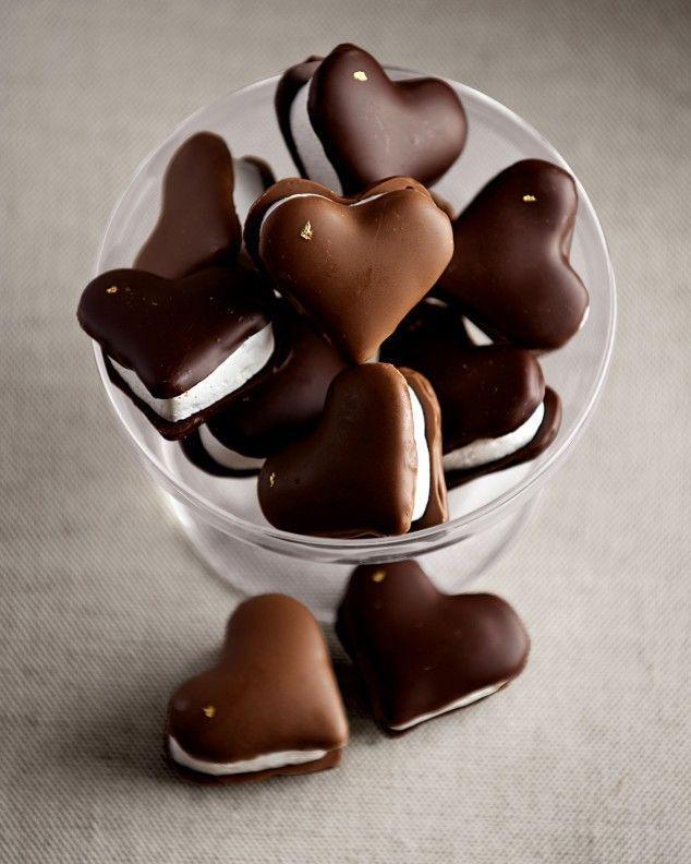 รูปภาพ:http://www.prettydesigns.com/wp-content/uploads/2014/01/Heart-shape-Chocolate.jpg