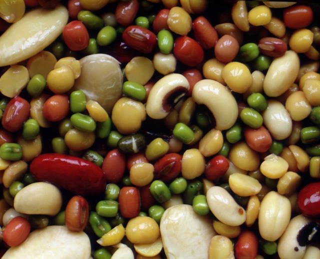 รูปภาพ:http://images1.westword.com/imager/happy-national-bean-day-how-to-celebrate/u/original/6448492/beans.jpg