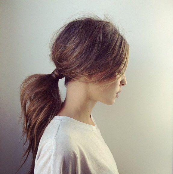 รูปภาพ:http://i2.wp.com/therighthairstyles.com/wp-content/uploads/2017/01/10-low-voluminous-ponytail.jpg?zoom=1.25&resize=500%2C503