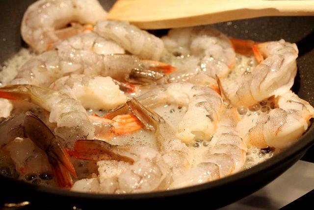 รูปภาพ:http://www.couponclippingcook.com/wp-content/uploads/2013/06/11-cook-shrimp.jpg