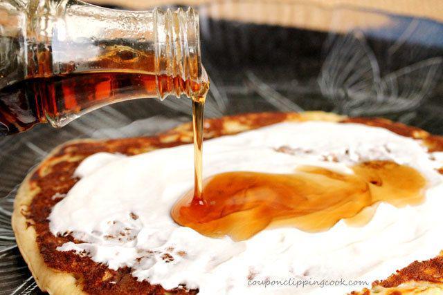 รูปภาพ:http://www.couponclippingcook.com/wp-content/uploads/2014/02/17-add-syrup-to-pancake.jpg