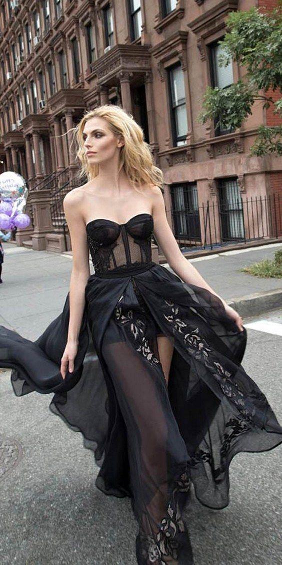 รูปภาพ:http://www.himisspuff.com/wp-content/uploads/2016/03/inbal-dror-black-high-low-wedding-dress.jpg