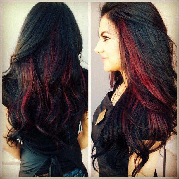 รูปภาพ:http://hairstylehub.com/wp-content/uploads/2017/01/Peekaboo-Highlights-in-Dark-Red.jpg