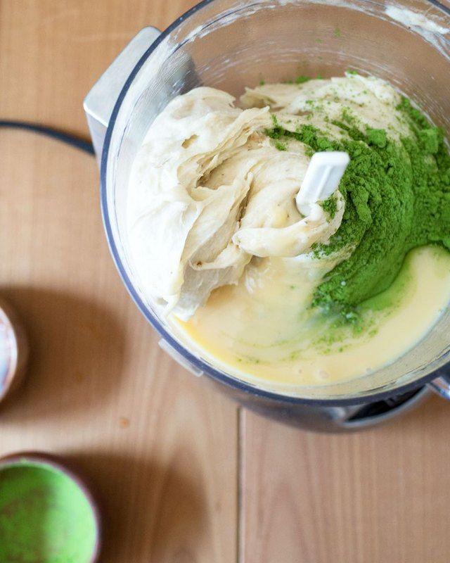 รูปภาพ:https://i0.wp.com/www.ohhowcivilized.com/wp-content/uploads/2015/04/0415-banana-matcha-ice-cream-3.jpg?w=800