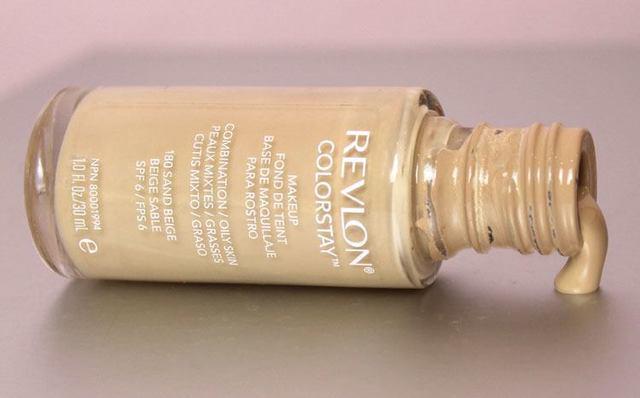 รูปภาพ:http://www.fashionlady.in/wp-content/uploads/2015/05/Revlon-Colorstay-Foundation-for-Oily-Skin.jpg