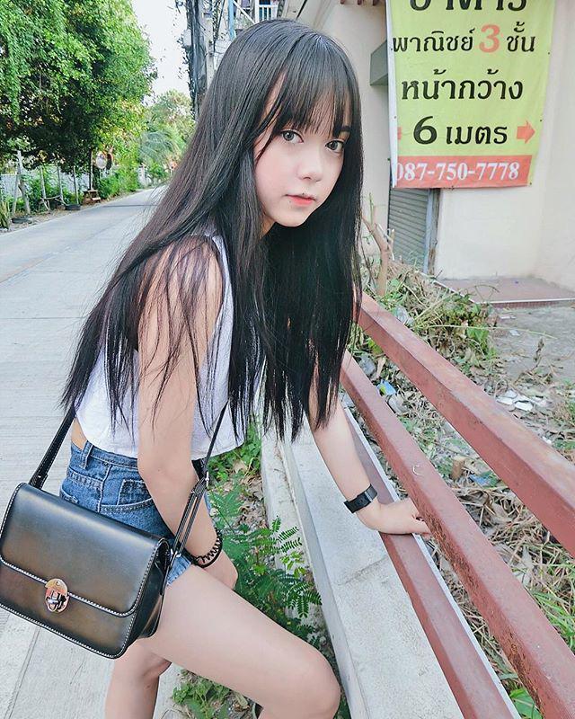 รูปภาพ:https://www.instagram.com/p/_wHXBTHpTt/?taken-by=ueay_pornsawan