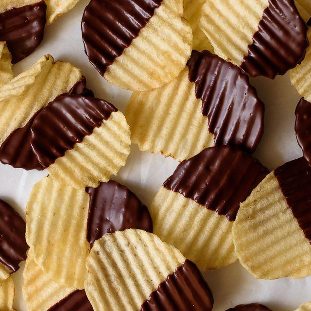 ตัวอย่าง ภาพหน้าปก:Chocolate covered potato chips มันฝรั่งแผ่นเคลือบช็อกโกแลต หวานมันกรอบ อร่อย!