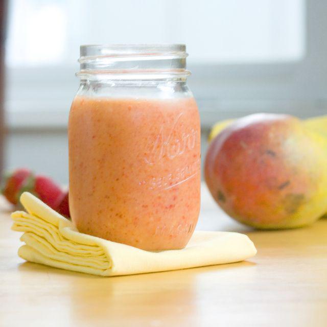 ตัวอย่าง ภาพหน้าปก:'Mango & Strawberry Smoothie' สมูทตี้แสนอร่อย หวานหอมชวนฟินเกินห้ามใจ