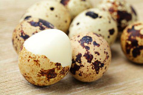 รูปภาพ:http://www.edibleparadise.com/wp-content/uploads/2014/09/Quail-eggs-cooked1.jpg