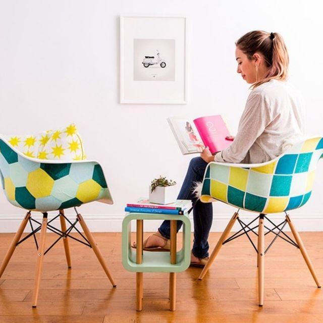 ภาพประกอบบทความ DIY แปลงโฉมเก้าอี้ธรรมดาให้สวยวิ้งด้วยกระดาษทิชชู่!