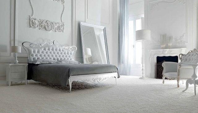 รูปภาพ:http://decoholic.org/wp-content/uploads/2012/07/luxury_bedroom_furniture_12_ideas1.jpg