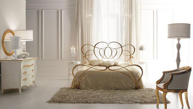 รูปภาพ:http://decoholic.org/wp-content/uploads/2012/07/luxury_bedroom_furniture_8_ideas1.jpg
