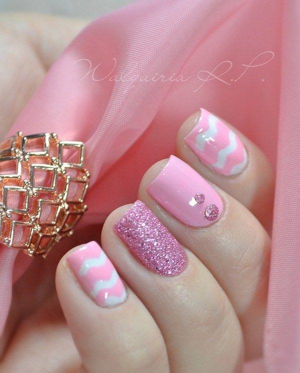 รูปภาพ:https://i0.wp.com/www.prettydesigns.com/wp-content/uploads/2015/10/Glitter-Pink-Nail-Design.jpg?zoom=1.25&w=500