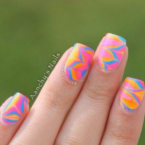 รูปภาพ:https://i0.wp.com/www.prettydesigns.com/wp-content/uploads/2015/10/Pink-Abstract-Nail-Design.jpg?w=500