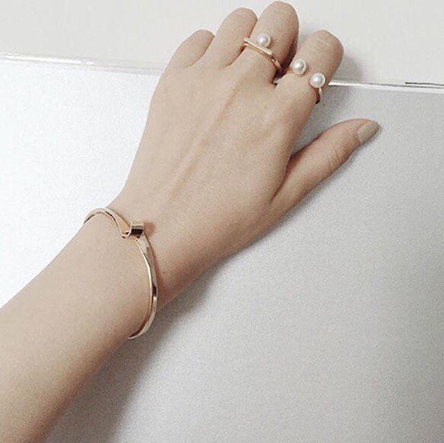 รูปภาพ:https://www.instagram.com/p/BARZtY0s7UH/?taken-by=koreall_jewelry