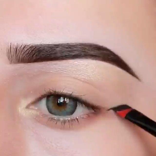 รูปภาพ:https://www.instagram.com/p/BJ5NEMPAgln/?taken-by=makeup_clips