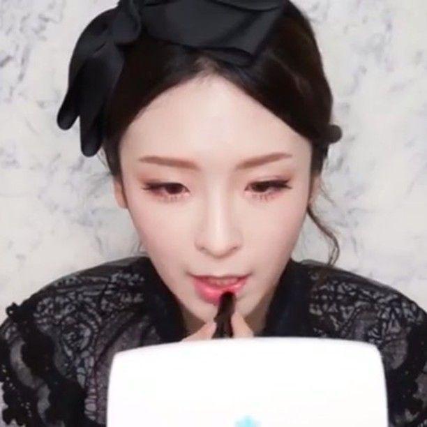 รูปภาพ:https://www.instagram.com/p/BPpoffahgaA/?taken-by=korean.makeup.tutorial