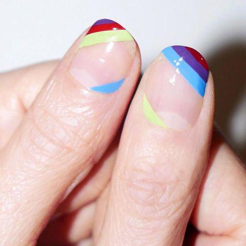 รูปภาพ:http://hbz.h-cdn.co/assets/16/51/480x480/hbz-nail-trends-2017-color-blocking-03.jpg