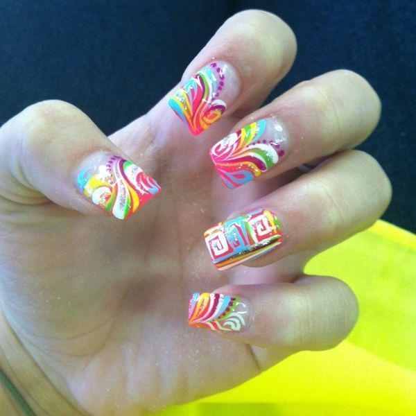 รูปภาพ:http://ideastand.com/wp-content/uploads/2014/11/rainbow-nail-designs/9-cool-rainbow-nail-designs.jpg