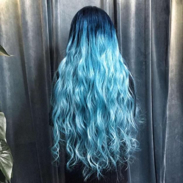 รูปภาพ:http://i0.wp.com/therighthairstyles.com/wp-content/uploads/2017/02/20-long-pastel-blue-hair-with-dark-roots.jpg?zoom=1.25&resize=500%2C500