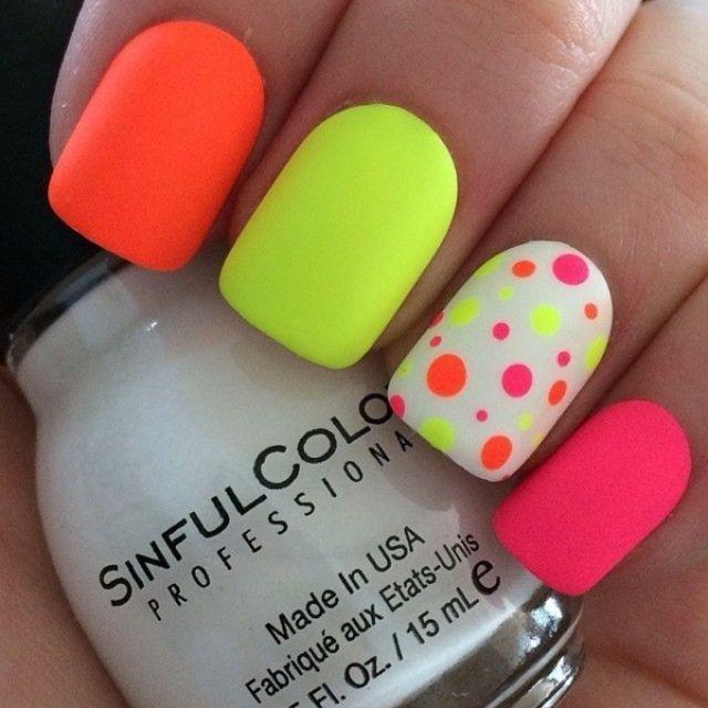 ตัวอย่าง ภาพหน้าปก:เด่นสะดุด!! รวมสไตล์ Neon nails เล็บสีนีออน สวยไม่กลัวความมืด