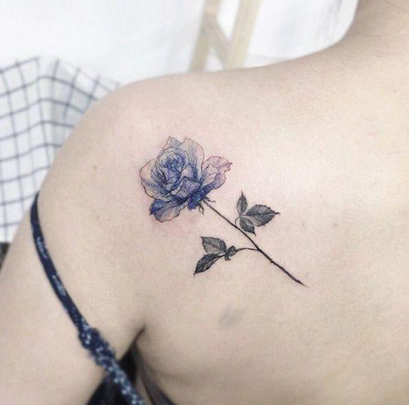 รูปภาพ:http://tattooblend.com/wp-content/uploads/2016/08/rose-back-shoulder-tattoo.jpg