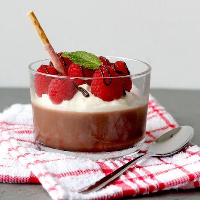 ตัวอย่าง ภาพหน้าปก:ชวนทำ Chocolate raspberry pudding เมนูไม่ยากด้วยส่วนผสมแค่ 4 อย่างเอง