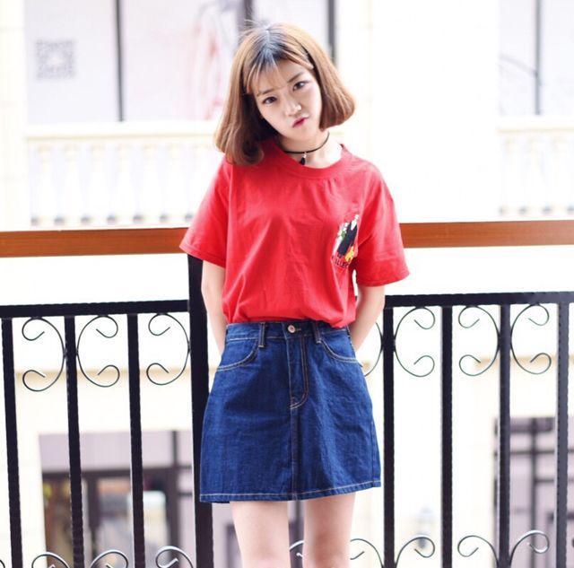 รูปภาพ:https://ae01.alicdn.com/kf/HTB1gZHwJFXXXXbTXVXXq6xXFXXXw/2016-Fashion-Short-Sleeve-Tops-Summer-Korea-Ulzzang-Harajuku-Retro-Killer-Leon-Cartoon-T-shirt-Women.jpg