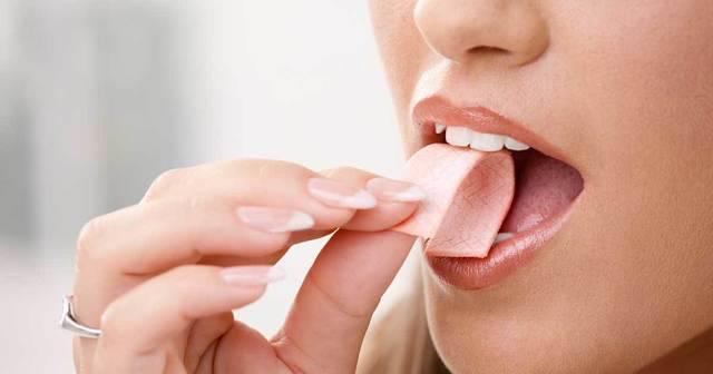 รูปภาพ:http://media.mercola.com/ImageServer/Public/2014/February/chewing-gum-fb.jpg