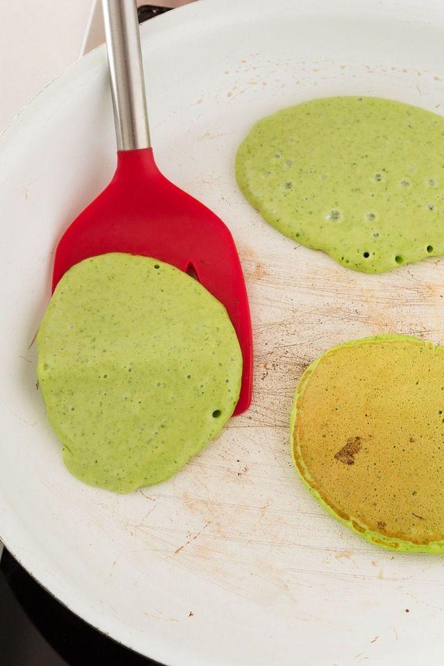 รูปภาพ:https://images.britcdn.com/wp-content/uploads/2017/03/Spinach_Pancakes_007.jpg?fit=max&w=800