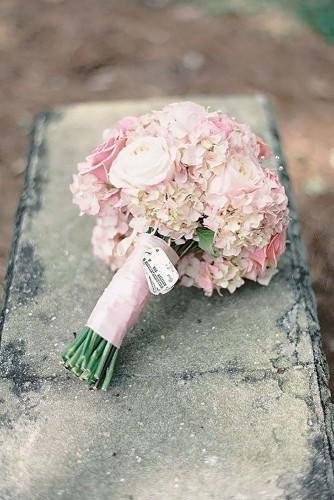 รูปภาพ:http://d2ktfdr1kgdrl7.cloudfront.net/20151113050042/soft-pink-wedding-bouquets-jessica-lorren-334x500.jpg