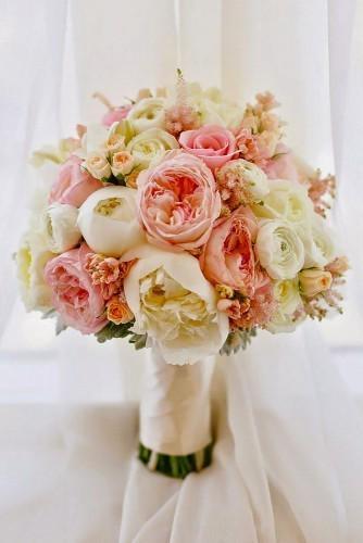 รูปภาพ:http://d2ktfdr1kgdrl7.cloudfront.net/20160316125928/soft-pink-wedding-bouquets-to-fall-in-love-with-mirelle-carmichael-photography-334x500.jpg